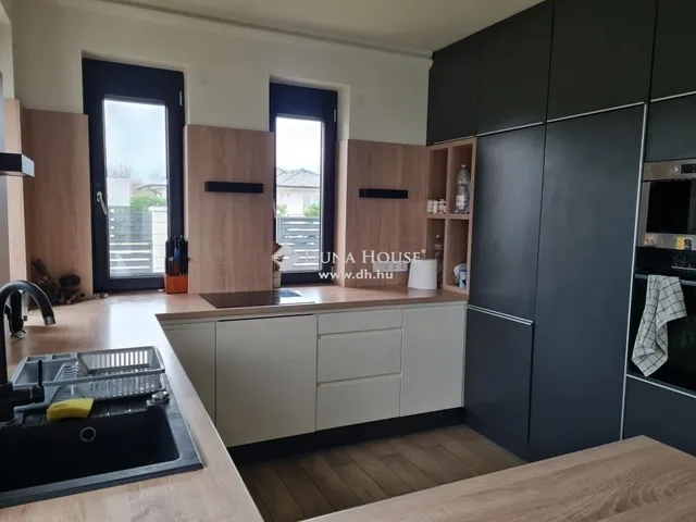 Eladó ház Siófok 211 nm