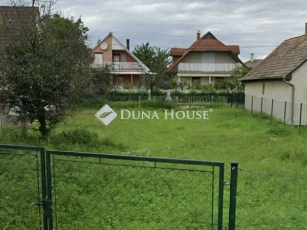 Eladó telek Balatonföldvár 560 nm