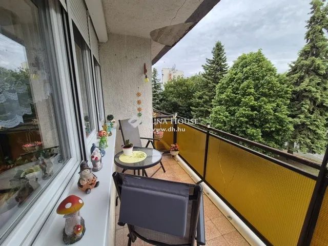 Eladó lakás Balatonfűzfő 72 nm