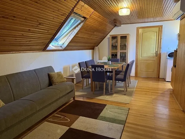 Eladó ház Balatonfenyves 210 nm