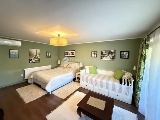 Eladó ház Balatonfenyves 210 nm