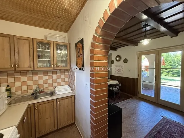 Eladó ház Balatonfenyves 210 nm