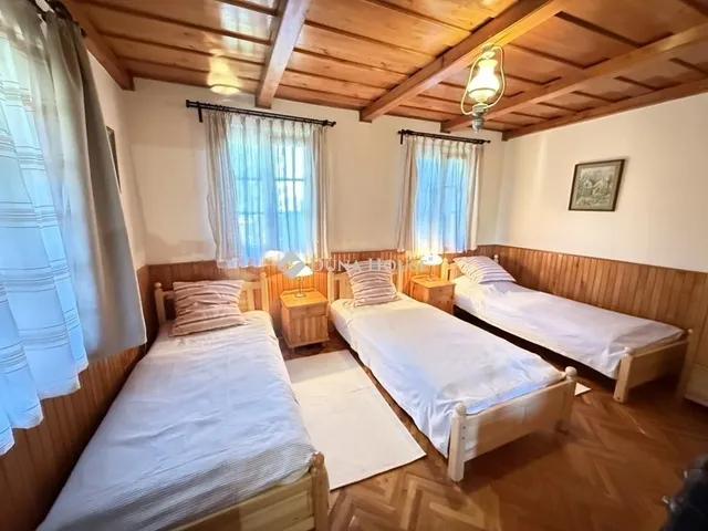 Eladó ház Balatonfenyves 210 nm