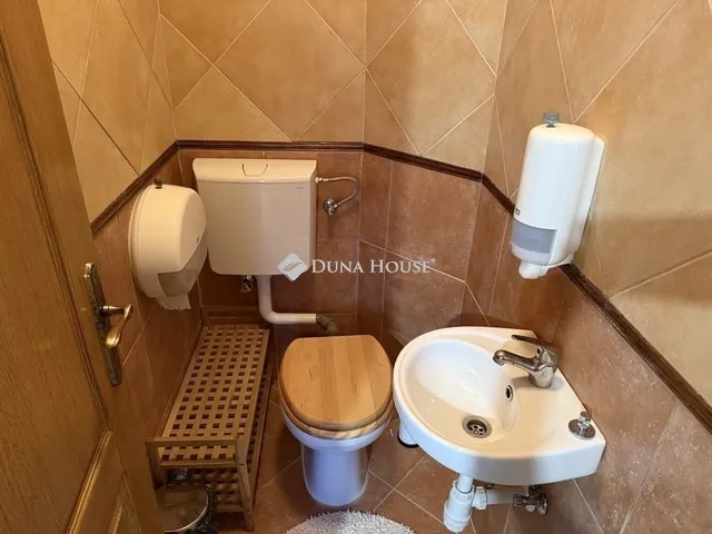 Eladó ház Balatonfenyves 210 nm