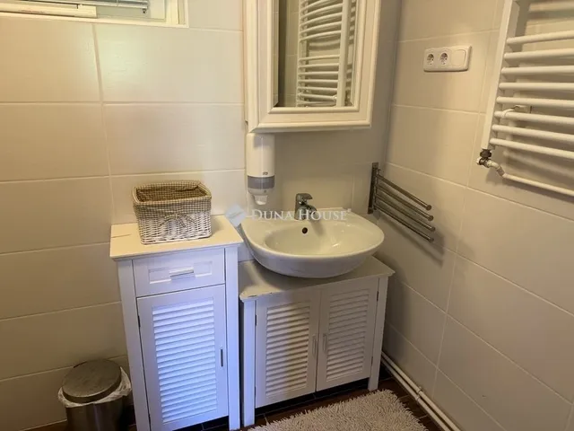 Eladó ház Balatonfenyves 210 nm