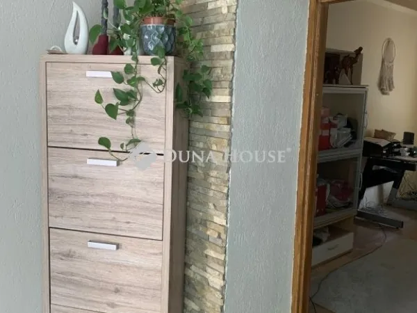 Eladó ház Hőgyész 164 nm