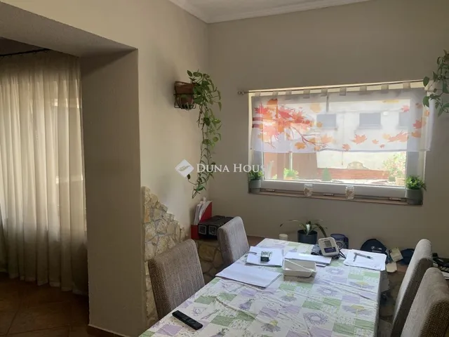 Eladó ház Hőgyész 164 nm