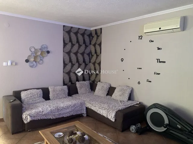 Eladó ház Hőgyész 164 nm