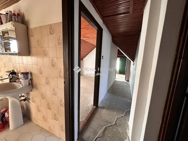 Eladó ház Tamási 150 nm