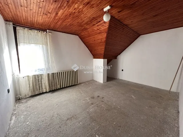 Eladó ház Tamási 150 nm