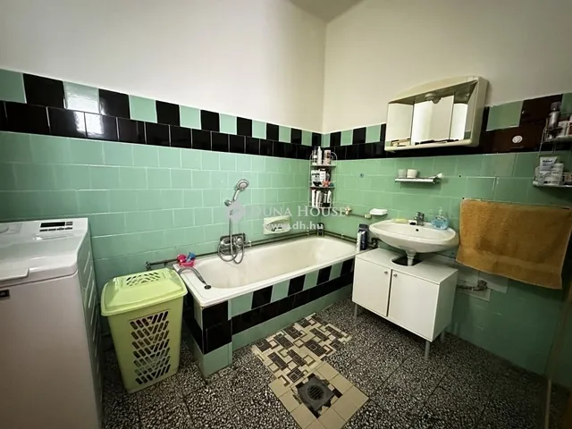 Eladó ház Pincehely 140 nm