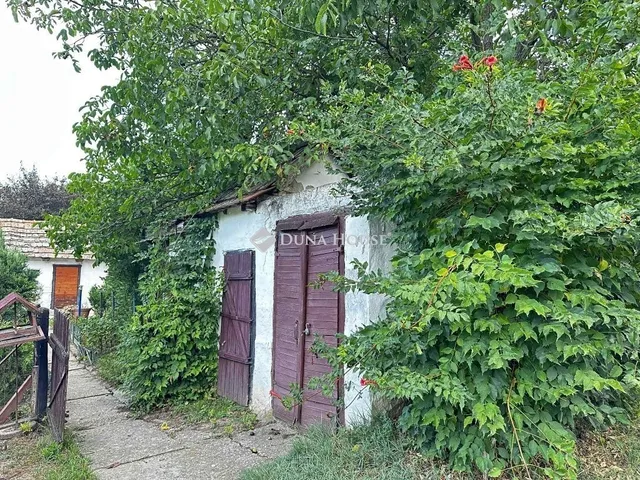 Eladó ház Újireg 107 nm