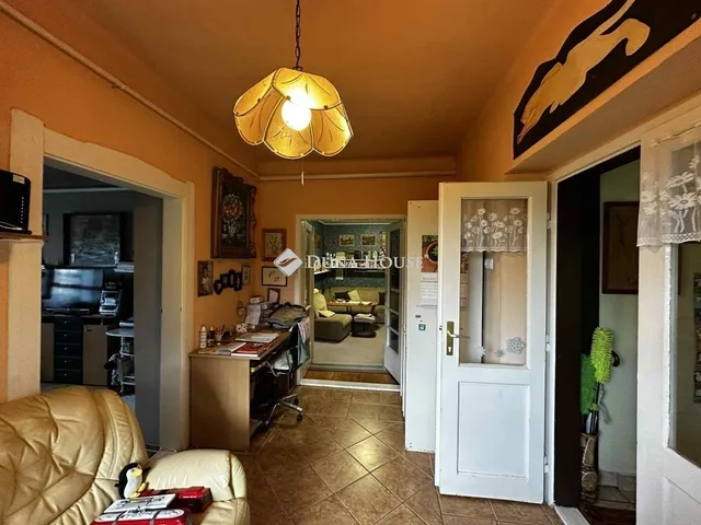 Eladó ház Újireg 107 nm