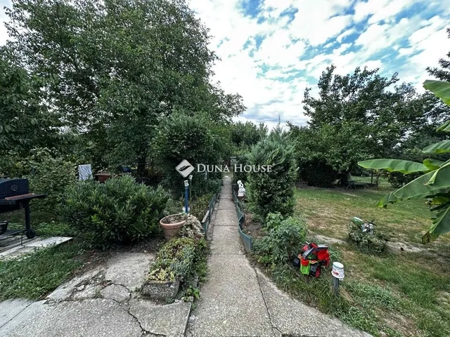 Eladó ház Újireg 107 nm