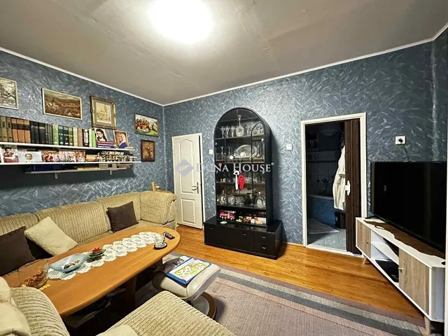 Eladó ház Újireg 107 nm