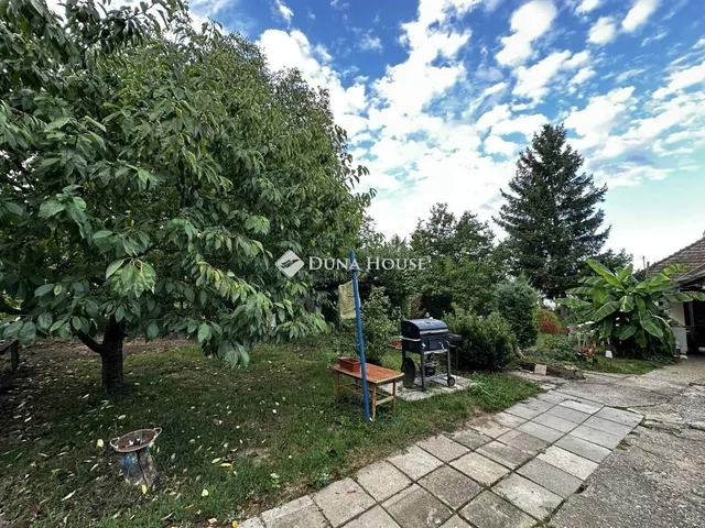 Eladó ház Újireg 107 nm