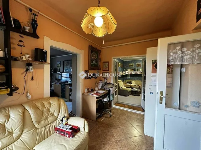 Eladó ház Újireg 107 nm