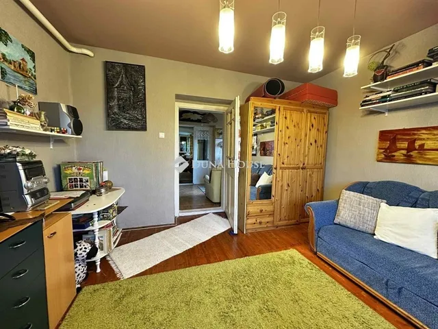 Eladó ház Újireg 107 nm