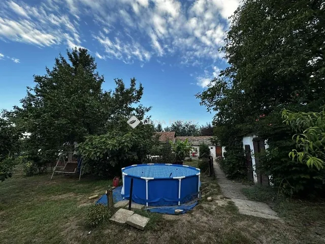 Eladó ház Újireg 107 nm