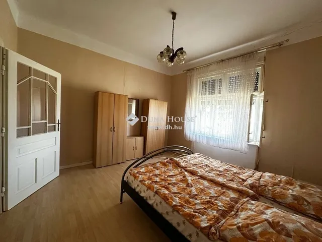 Eladó ház Zics 90 nm