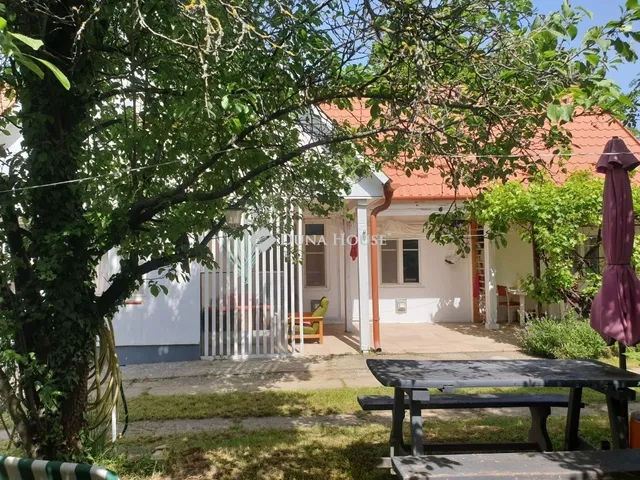 Eladó ház Balatonszárszó 200 nm