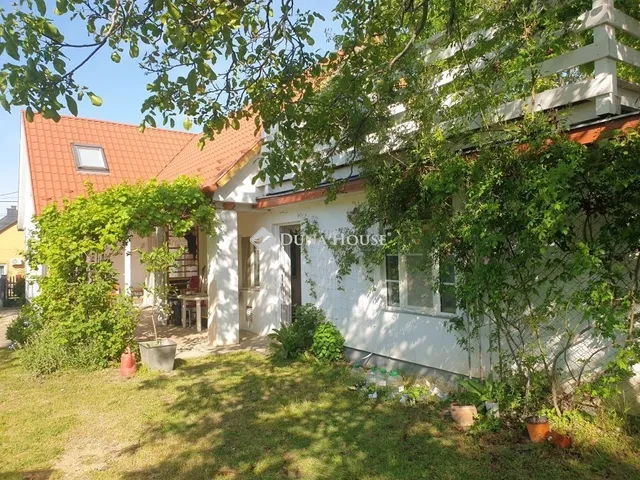 Eladó ház Balatonszárszó 200 nm