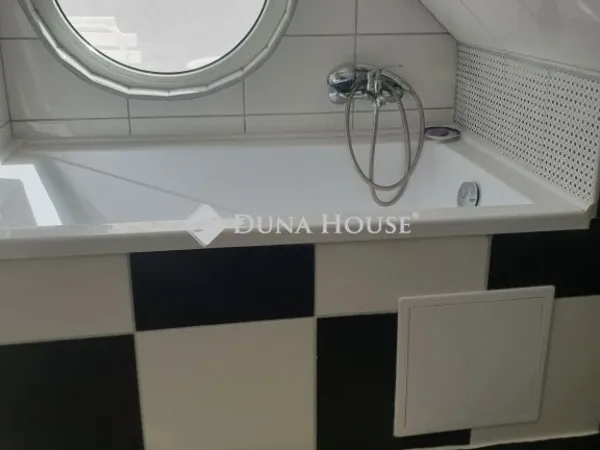 Eladó ház Balatonszárszó 200 nm