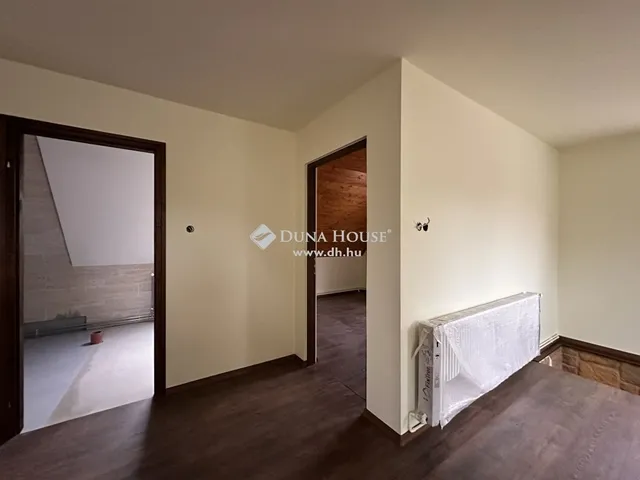 Eladó ház Tamási 140 nm