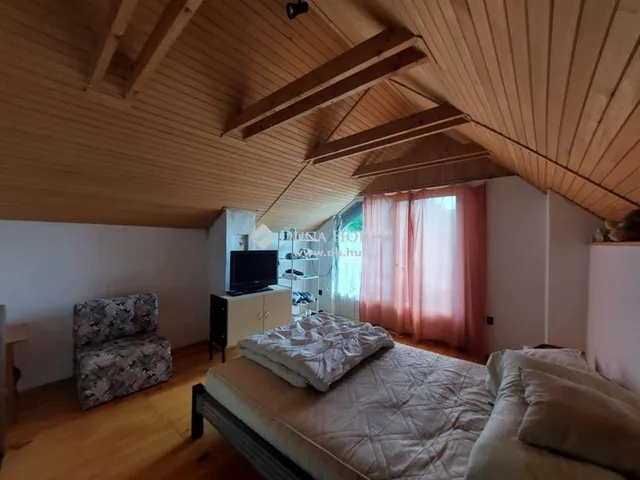 Eladó ház Tamási 140 nm