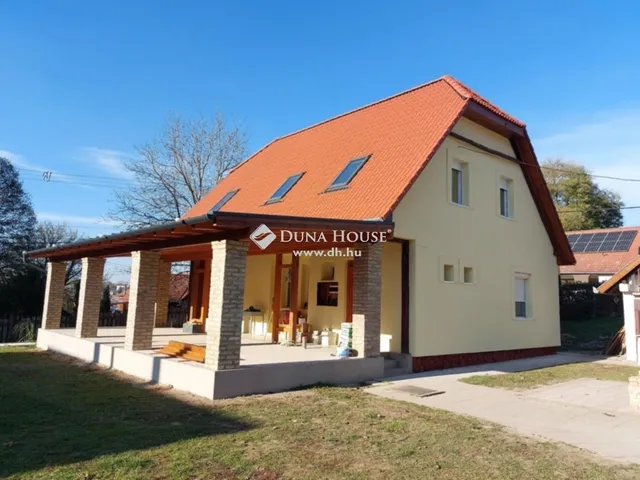 Eladó ház Tamási 140 nm