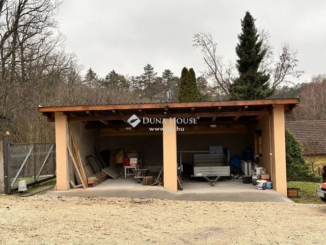 Eladó ház Tamási 140 nm