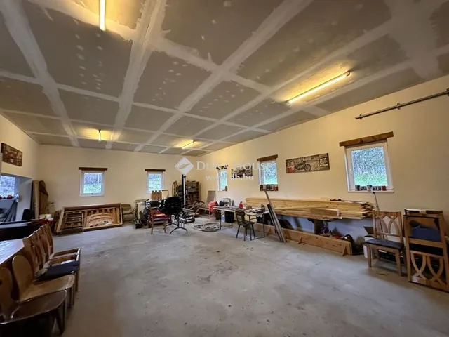 Eladó ház Tamási 140 nm