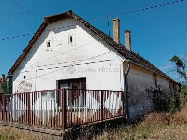 Eladó ház Pincehely 50 nm