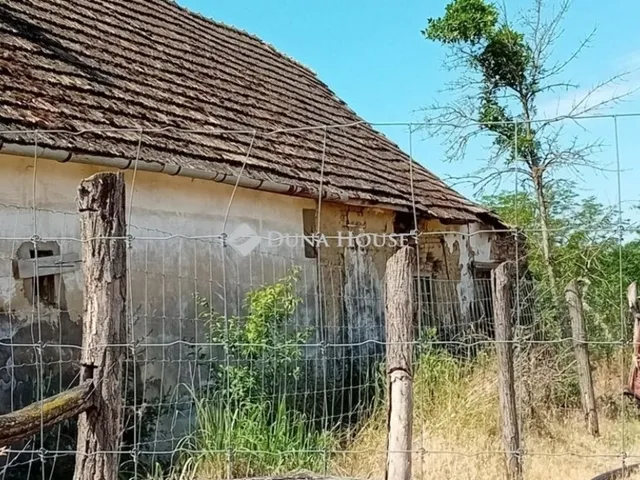Eladó ház Pincehely 50 nm