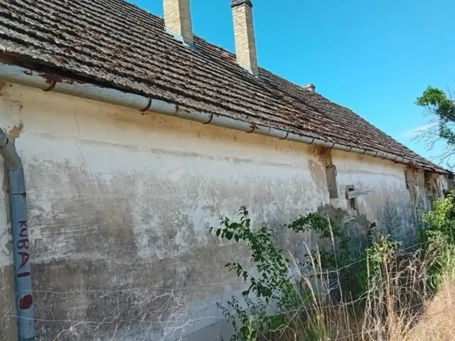 Eladó ház Pincehely 50 nm