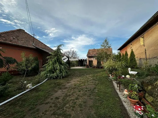 Eladó ház Pincehely 70 nm