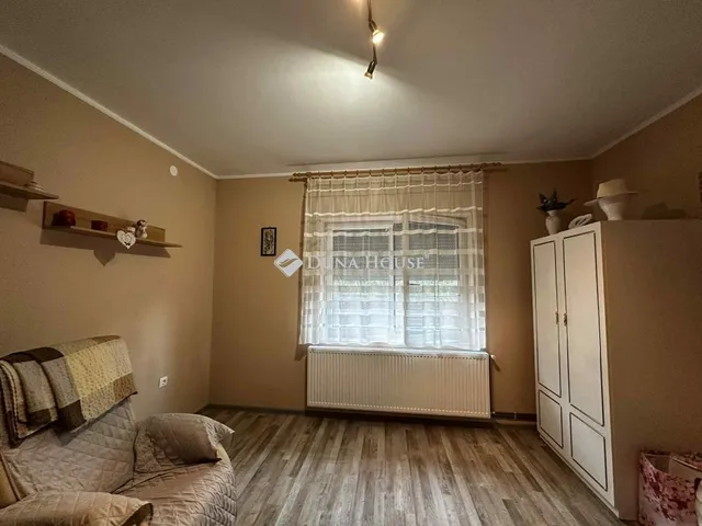 Eladó ház Pincehely 70 nm