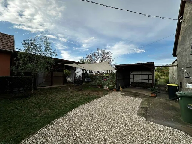 Eladó ház Pincehely 70 nm