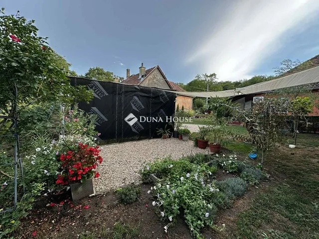 Eladó ház Pincehely 70 nm