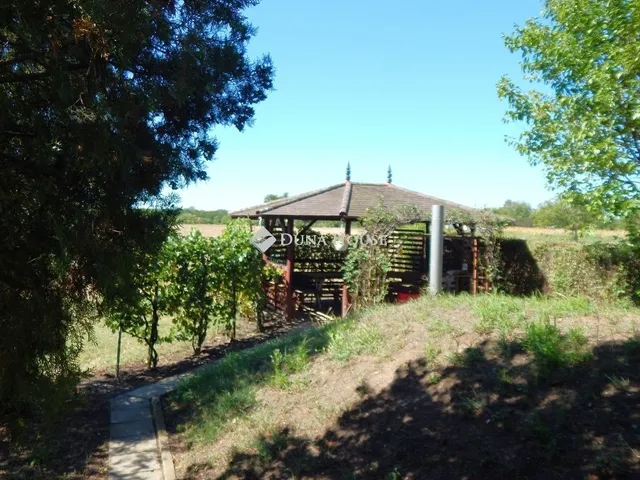 Eladó üdülő és hétvégi ház Enying 140 nm