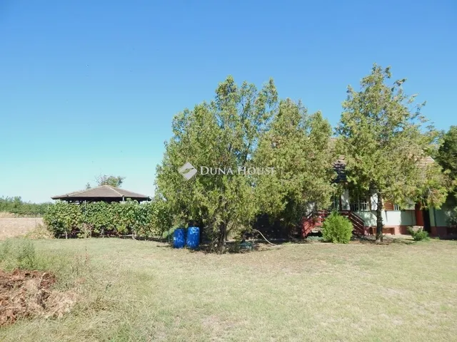 Eladó üdülő és hétvégi ház Enying 140 nm