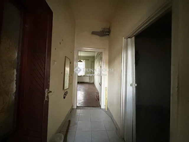 Eladó lakás Tamási 54 nm