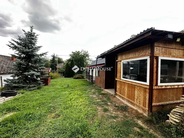 Eladó ház Felsőnyék 67 nm