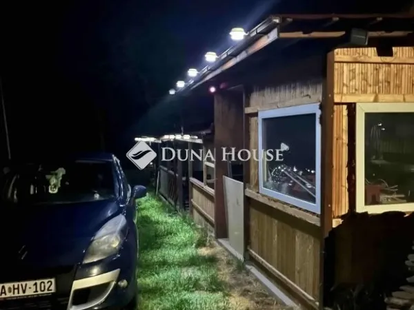 Eladó ház Felsőnyék 67 nm