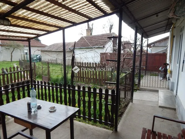 Eladó ház Enying 96 nm