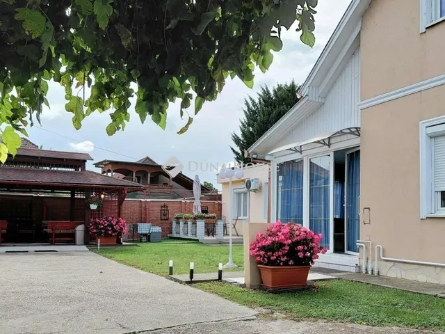 Eladó ház Siófok, Belváros 240 nm