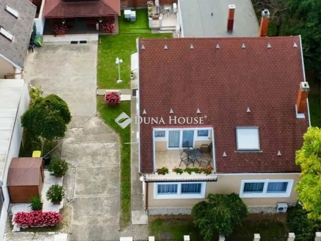 Eladó ház Siófok, Belváros 240 nm