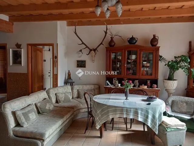 Eladó ház Bábonymegyer 180 nm