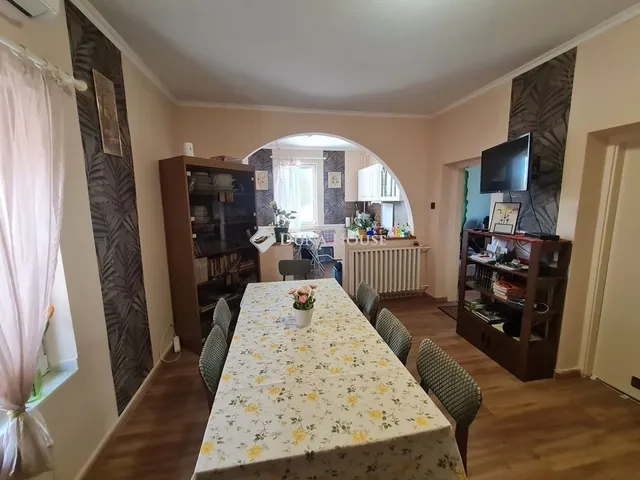 Eladó ház Enying 135 nm