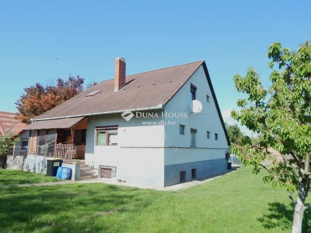 Eladó ház Enying 135 nm